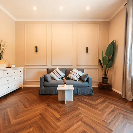 Stylisches Mit Schlafzimmer & Wohnzimmer Lejlighed
